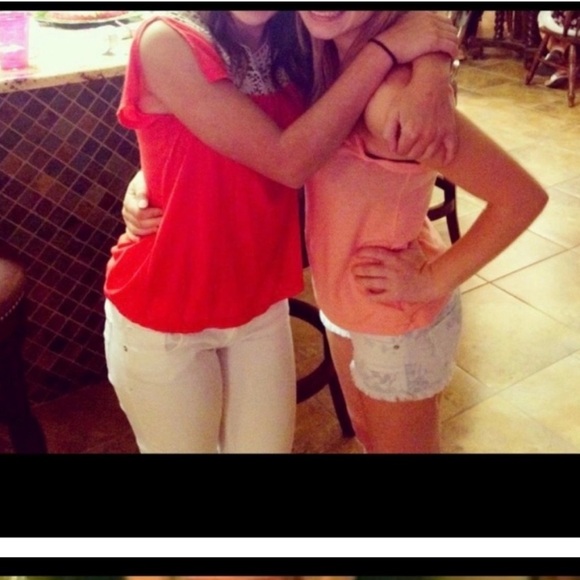 Free! American Eagle top with split sleeve - Picture 9 of 12